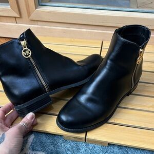 Women’s Michael Kors Black Leather Ankle Booties with Gold Accents 8.5 M